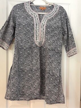 ROBERTA FREYMANN (ROLLER RABBIT) mid-sleeved beaded tunic